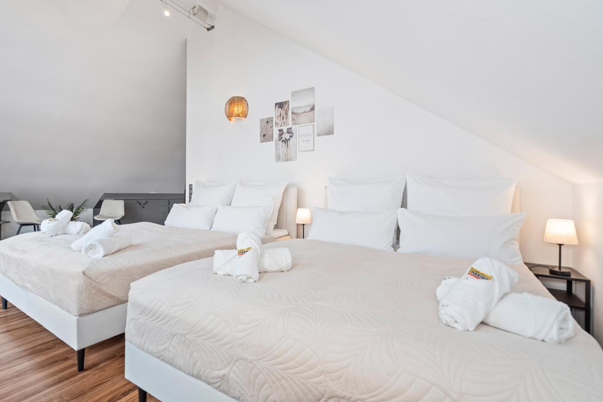 Stadtoase Fulda Mit Flair - Whirlpool, Balkon, 2Xparkplaetze, Highspeed Wlan Bagian luar foto